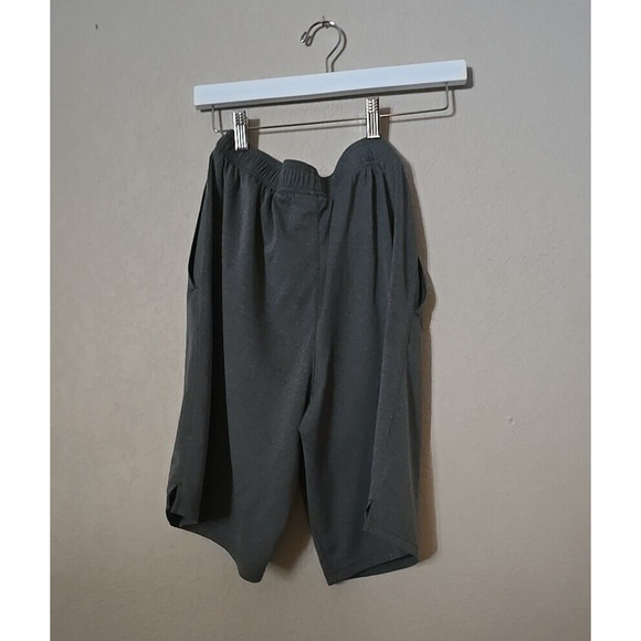 Champion Gray Double Dry Cross Training 10" Inseam Active Shorts Men's Sz Medium - Picture 3 of 5